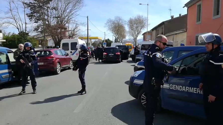 Террорист, захвативший заложников во Франции, убит в процессе специализированной операции