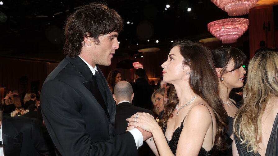 Актрису Ану де Армас засняли за флиртом с Джейкобом Элорди на Золотом глобусе