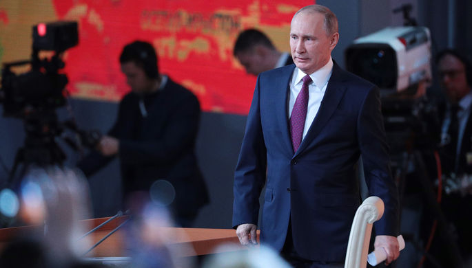 Президент России Владимир Путин во время ежегодной пресс-конференции в Москве, 14 декабря 2017 года