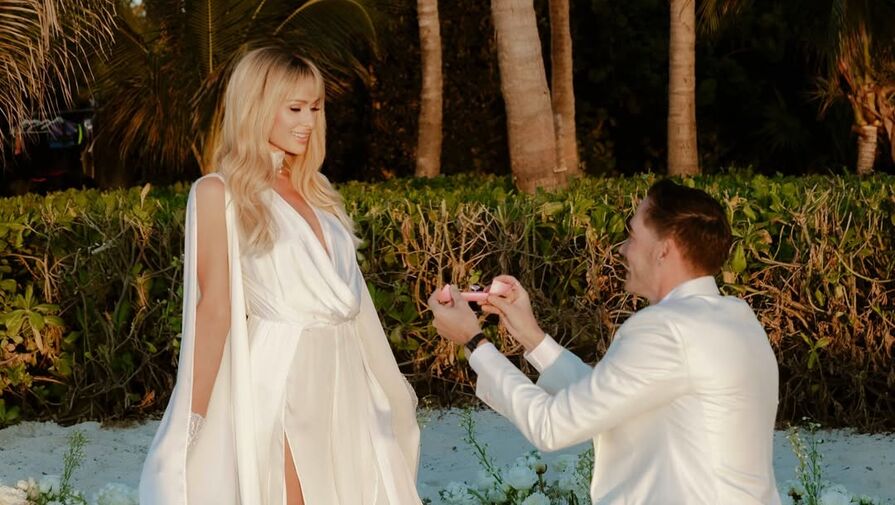 Модель Пэрис Хилтон обновила клятвы верности с мужем Картером Реумом