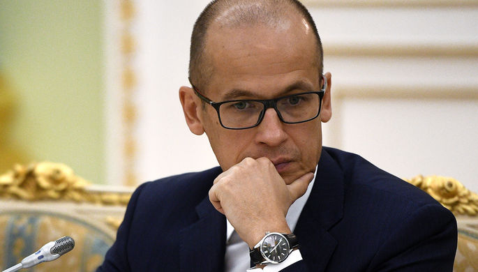 Секретарь Общественной палаты России Александр Бречалов во время встречи генпрокурора Юрия Чайки с...