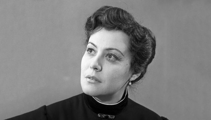 Актриса Маргарита Юрьева в спектакле по пьесе Антона Павловича Чехова «Три сестры»...