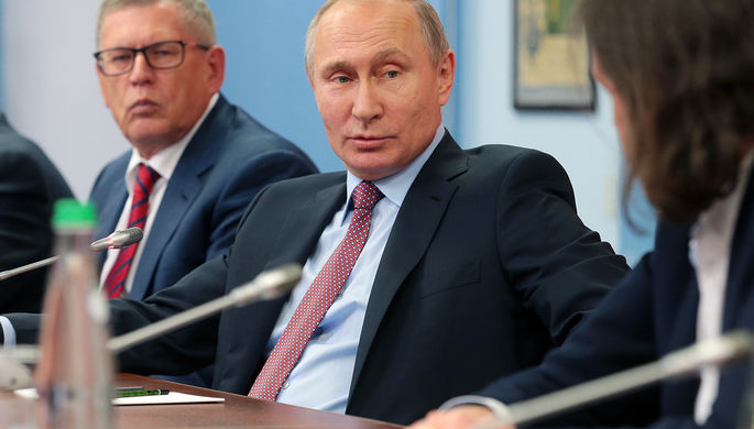 Владимир Путин на встрече с руководителями российских печатных СМИ и информационных агентств, 11...