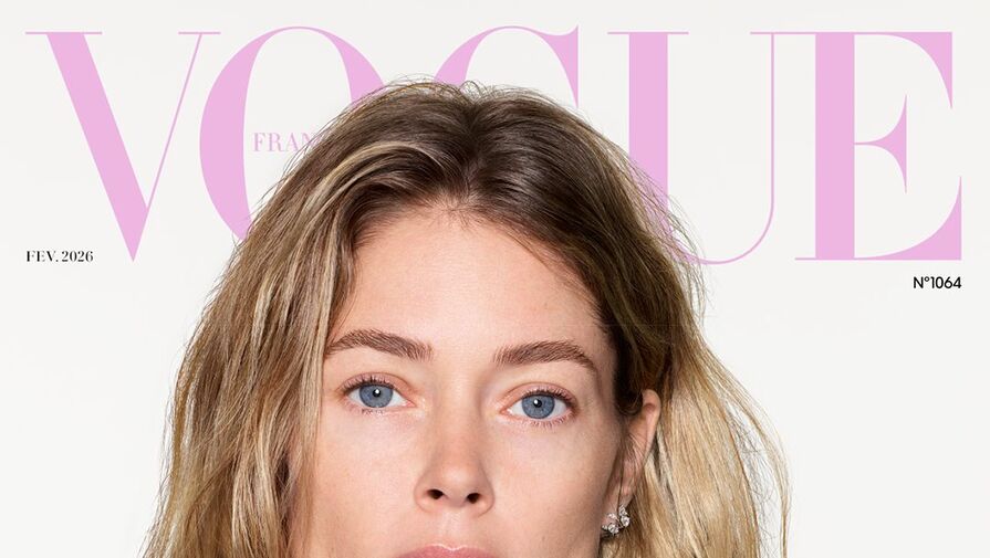 Супермодель Даутцен Крёз показала фигуру в жакете без бюстгальтера