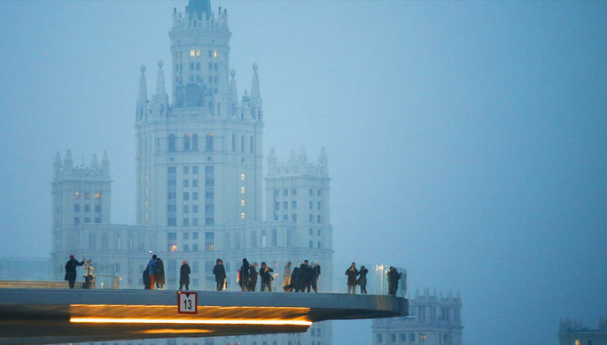 «Парящий мост» в парке «Зарядье» в центре Москвы, 4 марта 2018 года