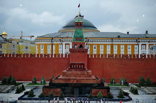 На Красной площади в Москве десять человек задержаны за проведение несанкционированной акции...