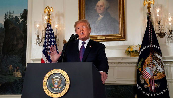 Президент США Дональд Трамп в Белом доме во время заявления о нанесении ударов по целям в Сирии, 14...