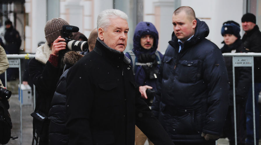 Мэр Москвы Сергей Собянин во время церемонии прощания с Олегом Табаковым в МХТ имени Чехова, 15 марта 2018 года