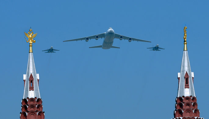 Москва. 5 мая. Генеральная репетиция военного парада в честь 63-й годовщины Победы на Красной...