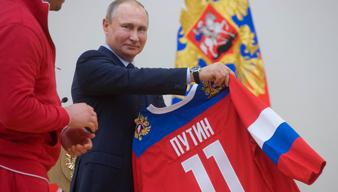 Владимир Путин во время встречи с российскими спортсменами – участниками XXIII Олимпийских зимних...