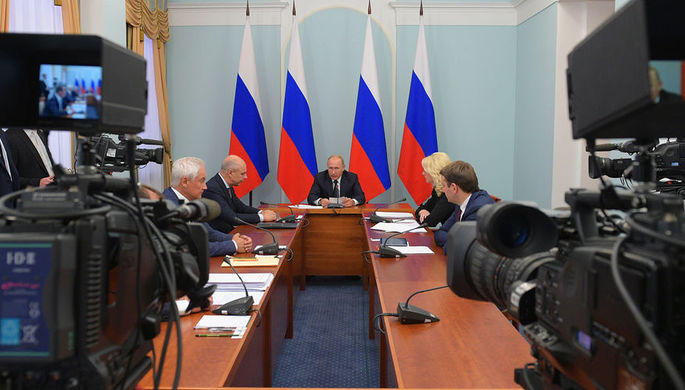 Владимир Путин проводит совещание по социально-экономическим вопросам, 28 августа 2018 года
