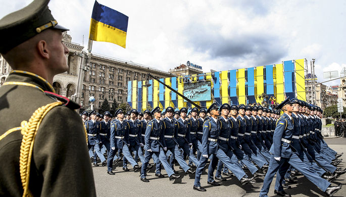 Украинские военнослужащие на параде в честь Дня независимости Украины в Киеве, 24 августа 2017 года