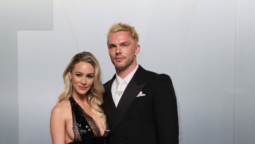 Жена актера Холта Бриана заявила, что у нее увеличилась грудь из-за кормления