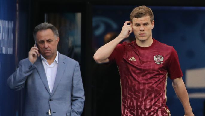 Виталий Мутко (слева) и Александр Кокорин