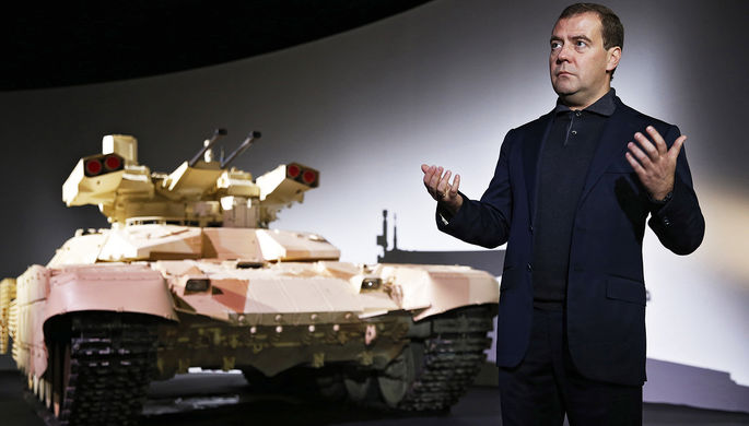 Дмитрий Медведев на презентации боевой машины огневой поддержки «Терминатор-2» на...