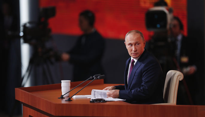 Президент России Владимир Путин во время ежегодной пресс-конференции в Москве, 14 декабря 2017 года