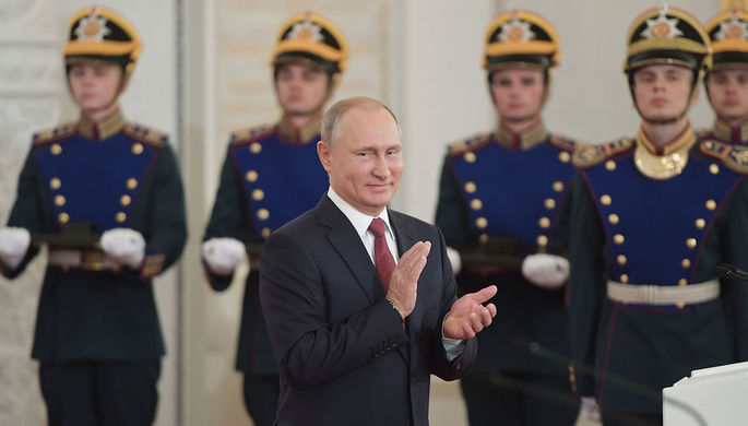 Президент России Владимир Путин во время церемонии вручения государственных премий за выдающиеся...