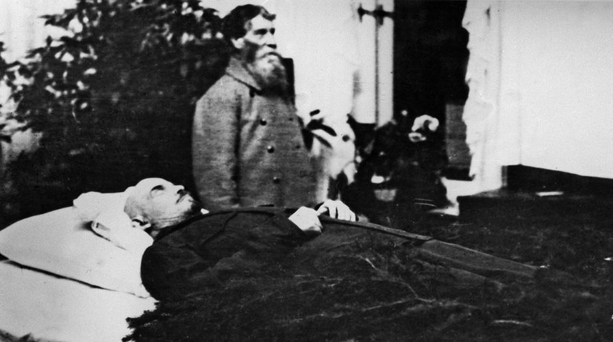 Владимир Ильич Ленин на смертном одре. Резиденция Горки. 22-23 января 1924 год