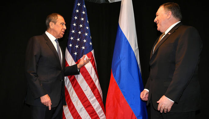 Глава МИД России Сергей Лавров и госсекретарь США Майк Помпео во время встречи в Финляндии, 6 мая...