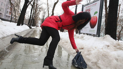 Может ли плитка на тротуарах Москвы быть более скользкой, чем асфальт