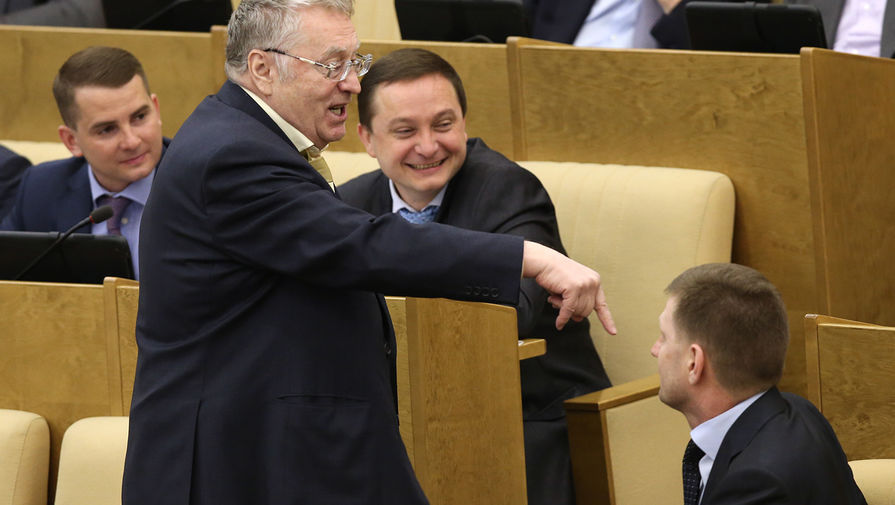 Лидер ЛДПР Владимир Жириновский и председатель комитета Госдумы РФ по охране здоровья Сергей Фургал (слева направо на первом плане), 2016 год