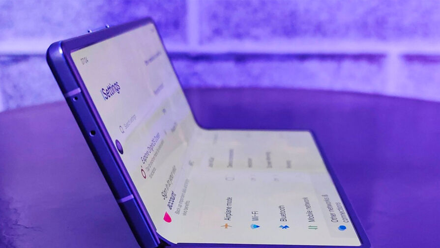 Microsoft выпустит складной смартфон с гибким дисплеем Surface Duo 3