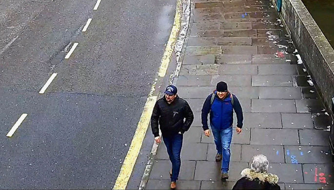 Обвиняемые в отравлении Сергея и Юлии Скрипалей Александр Петров и Руслан Боширов. Скриншот с камеры...