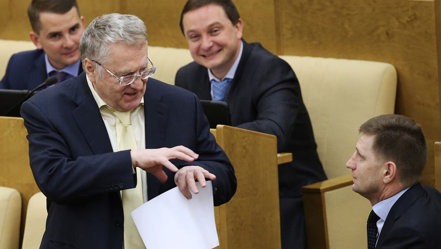 Лидер ЛДПР Владимир Жириновский и председатель комитета Госдумы РФ по охране здоровья Сергей Фургал (слева направо на первом плане), 2016 год