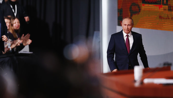 Президент России Владимир Путин во время ежегодной пресс-конференции в Москве, 14 декабря 2017 года