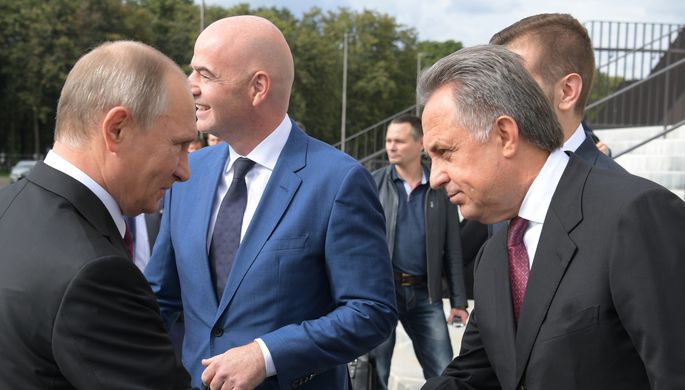 Владимир Путин (слева) и Виталий Мутко