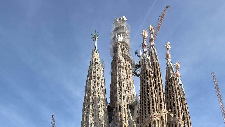 Ведущая Ксения Бородина опубликовала фото с дочерьми в Испании