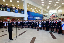 APEC volunteers angry with Putin over not getting promised cruise