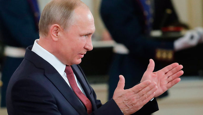 Президент России Владимир Путин во время церемонии вручения государственных премий за выдающиеся...