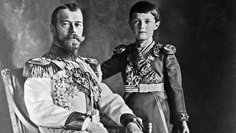 Николай II с наследником Алексеем