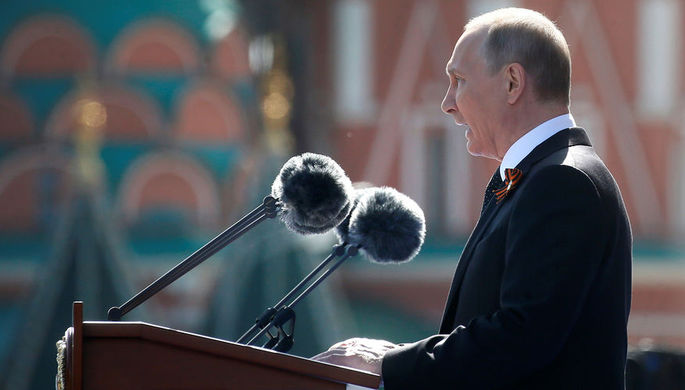 Владимир Путин на военном параде, посвященном 73-й годовщине Победы в Великой Отечественной войне...
