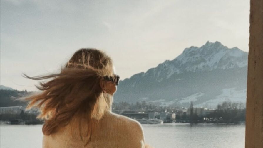 Актриса Светлана Ходченкова снялась в шубе на праздновании 43-летия в Альпах