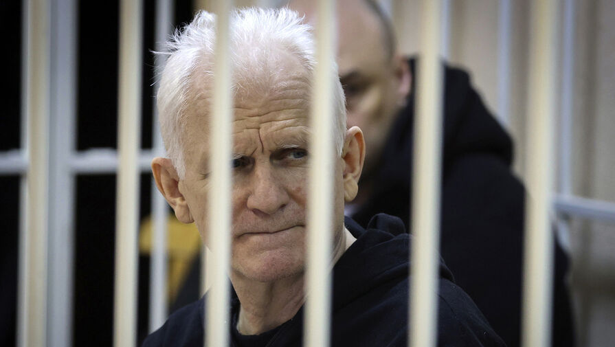 Суд в Минске приговорил нобелевского лауреата Беляцкого к 10 годам тюрьмы