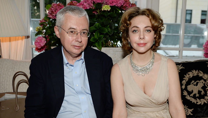 Политолог Игорь Малашенко и блогер Божена Рынска на гала-ужине InStyle в Москве, 2015 год