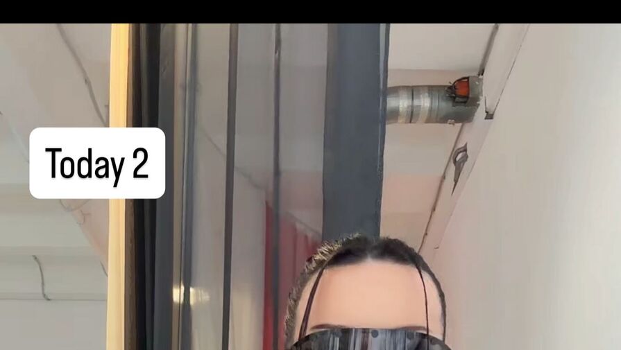 Бизнесвумен Оксана Самойлова в кожаных брюках и цепью на бедрах появилась на публике