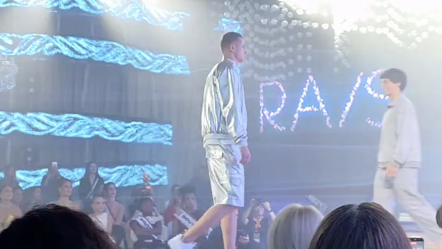 Бывший муж Бузовой Тарасов вышел на показ в рамках БРИКС