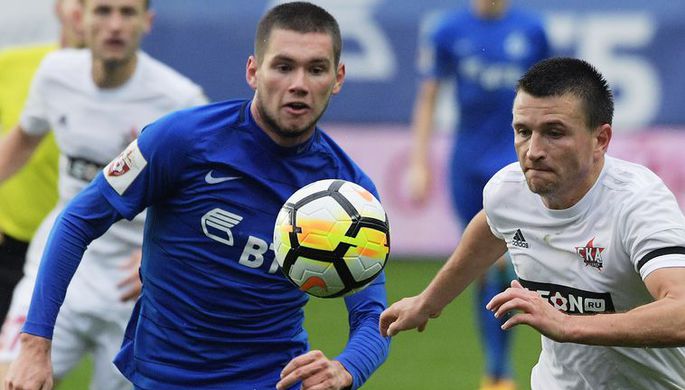 Александр Ташаев (слева) хорошо играет в апреле