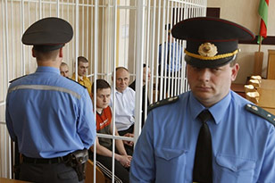 Два экс-кандидата в президенты Белоруссии отсидят 5 с половиной и 6 лет Два экс-кандидата в президенты Белоруссии отсидят 5 с половиной и 6 лет