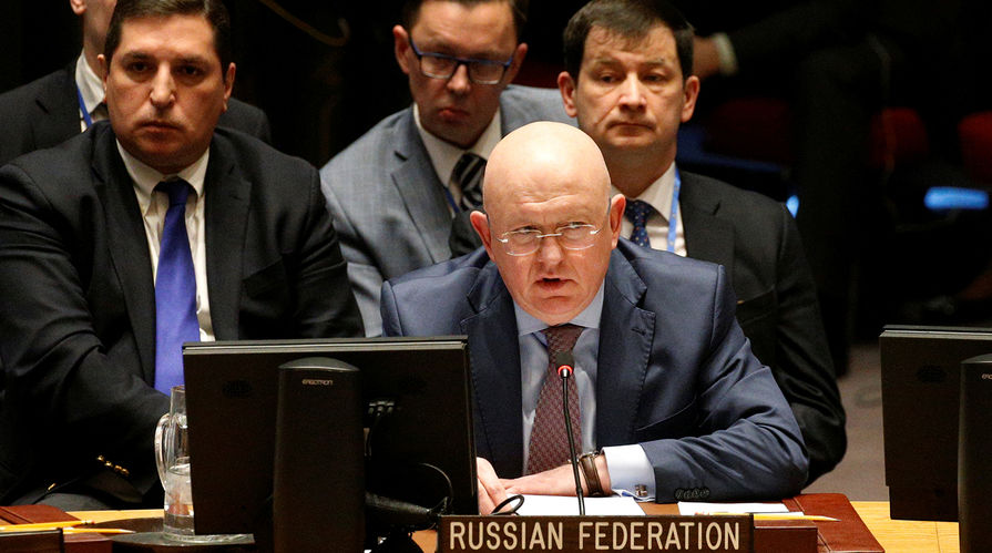 Постпред России при ООН Василий Небензя во время встречи Совбеза ООН по Сирии в Нью-Йорке, 9 апреля 2018 года