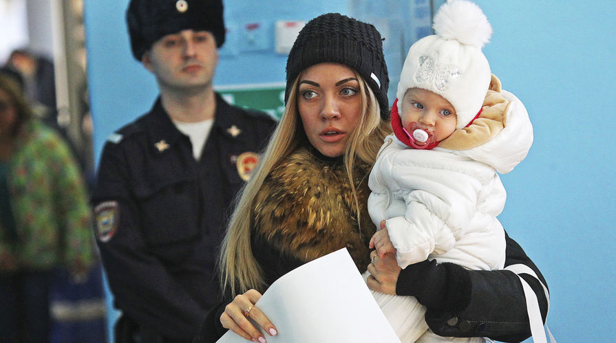 На одном из избирательных участков в Барнауле, 18 марта 2018 года
