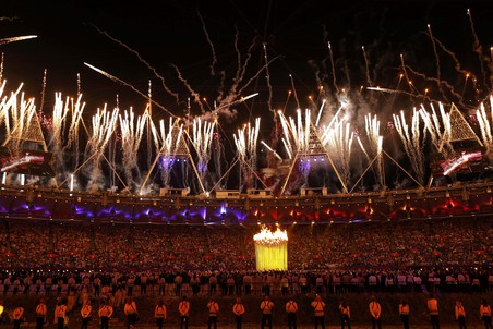 олимпийский флаг символизирует