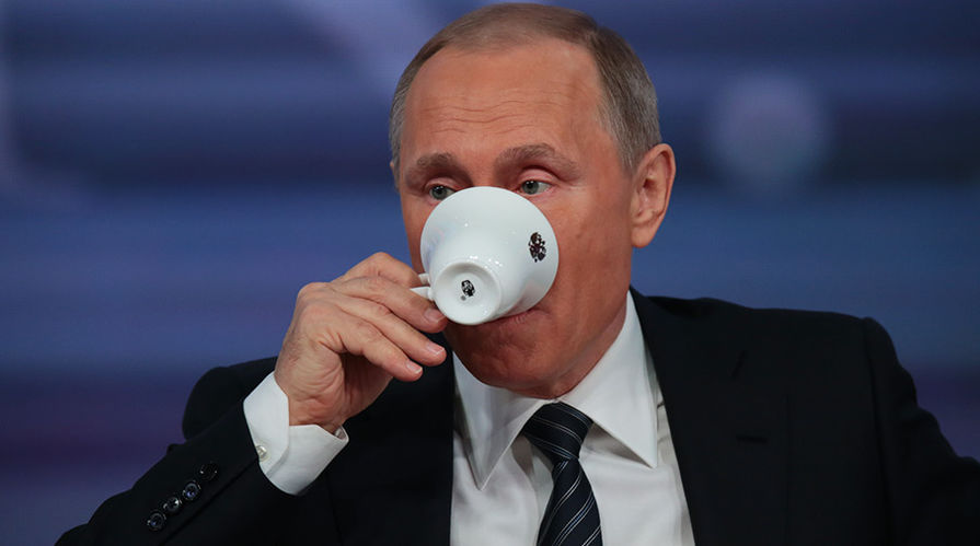 Владимир Путин во время итоговой пресс-конференции