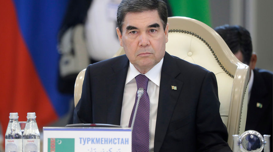 Президент Туркменистана Гурбангулы Бердимухамедов на заседании глав государств-участников V Каспийского саммита во Дворце дружбы.
