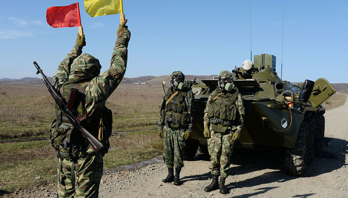 Военнослужащие войск РХБЗ во время на тактико-специальных занятий в Ингушетии по ликвидации...