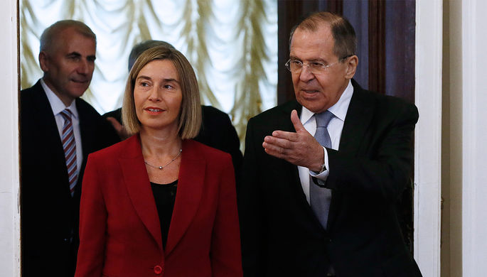 Верховный представитель Евросоюза по иностранным делам и политике безопасности Федерика Могерини и...