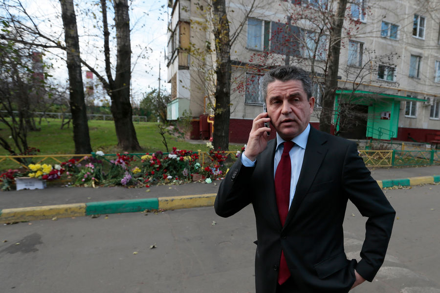 #новости | Умер бывший спикер Следственного комитета Владимир Маркин 14 Руководитель управления взаимодействия со средствами массовой информации СК при прокуратуре РФ Владимир Маркин на месте убийства 25-летнего москвича Е.Щербакова в районе Западное Бирюлево, 2013 год